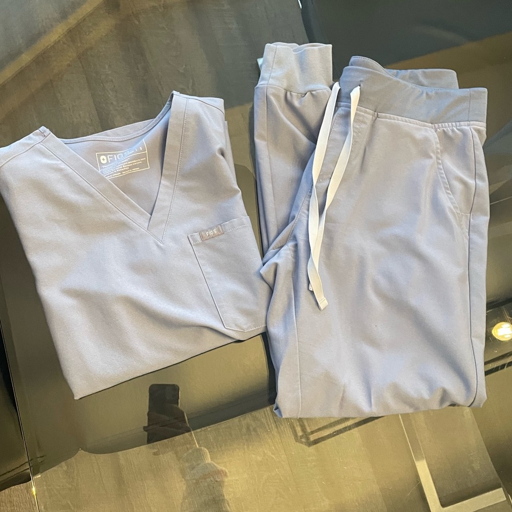Vapor Blue Space Dye Scrub Set